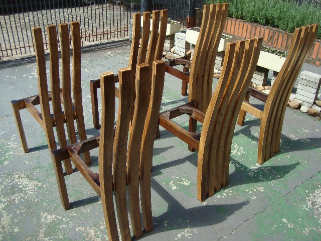 Foto 1 - Cadeiras de madeira consertos e reformas