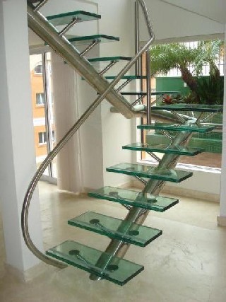 Foto 1 - Corrimo de escada e ao inox com vidro