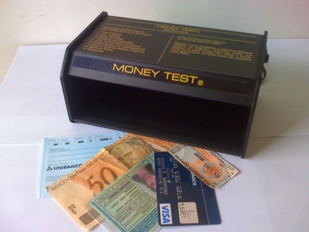 Foto 1 - Money test detector