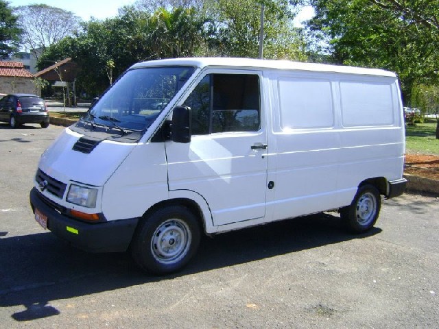 Alugo van furgão fretes e mudanças